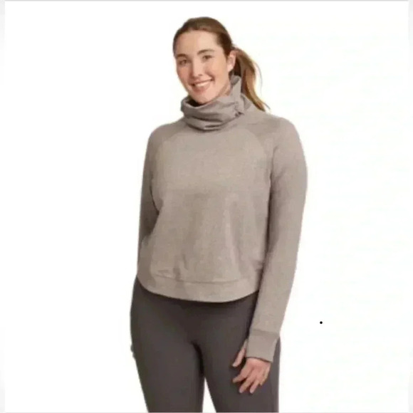 Eddie Bauer Women's Train Ascent Scrunch Neck Sweatshirt - Picture 7 of 9